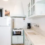Albatross Apartment *