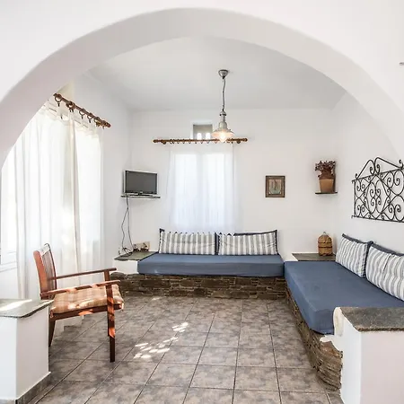 Albatross Holiday * Agios Sostis (Tinos)