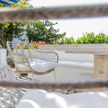 Albatross Holiday * Agios Sostis (Tinos)