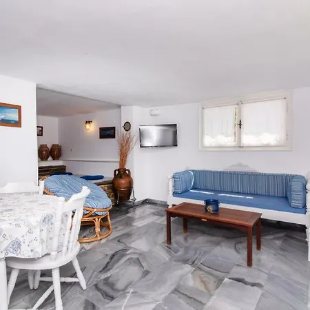 Albatross Holiday * Agios Sostis (Tinos)