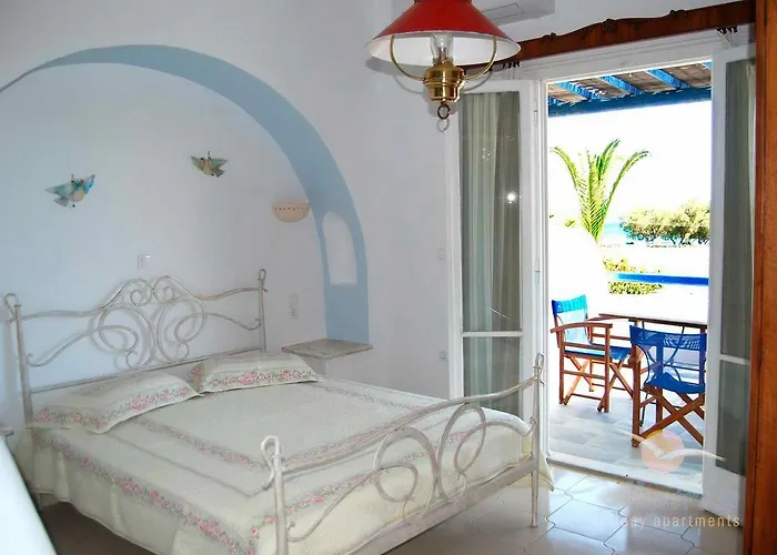 Albatross * Agios Sostis (Tinos)